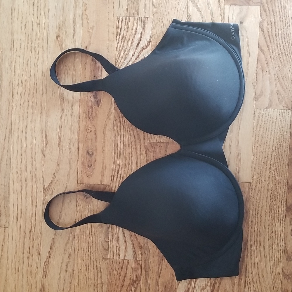 (46DD) Calvin Klein Contemporary Classic Modern Fitted Feminine Daily Comfy Goth